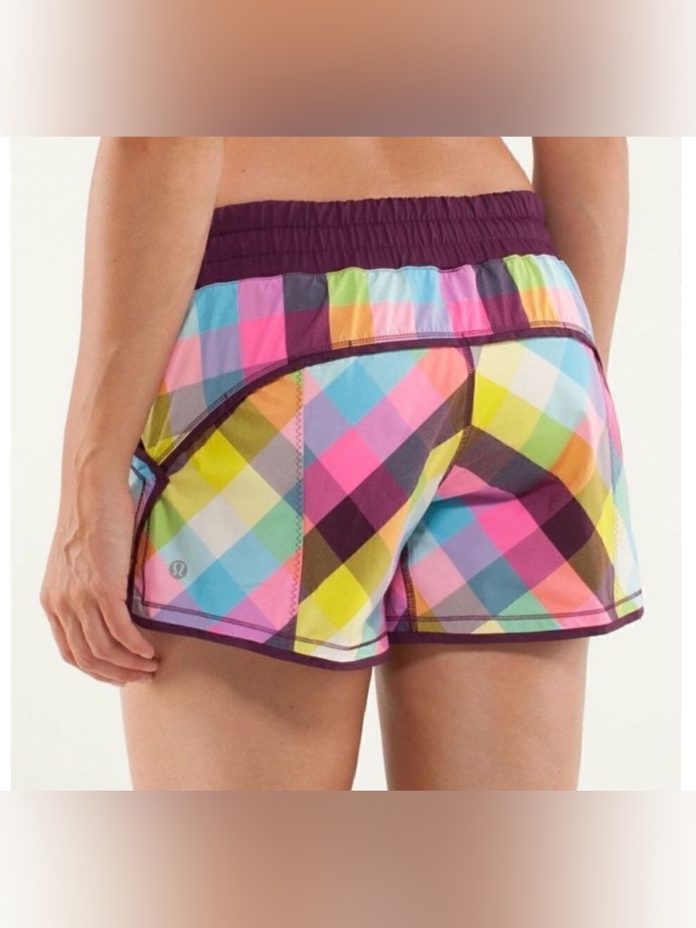 Lululemon Shake & Break shorts in sea check, size 2
